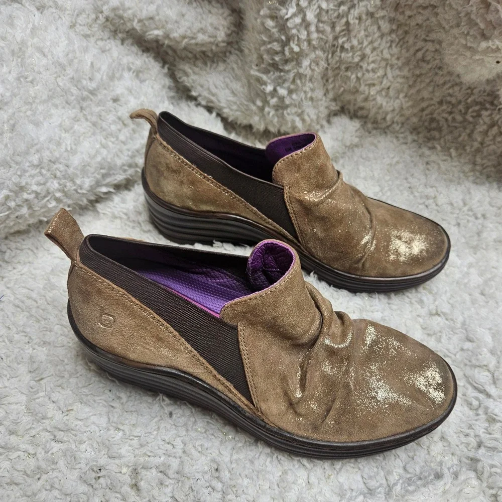 Bionica Gallant Metallic Suede Wedge Slip-on‎ sz 6.5